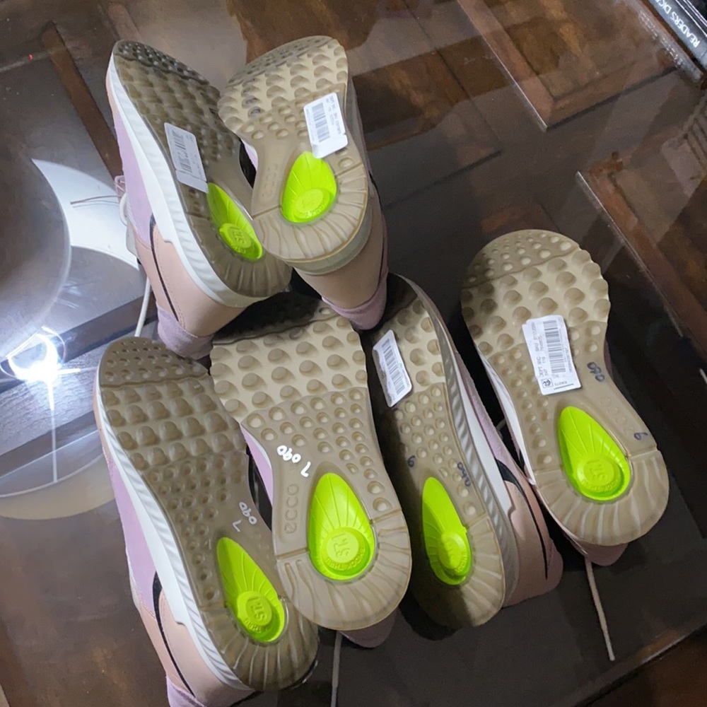 ECCO WOMEN'S LAYERED SNEAKER. - Picture 12 of 13